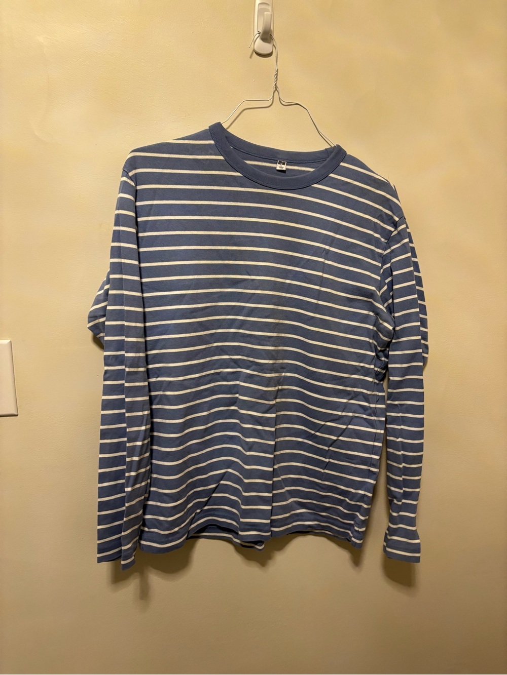 Uniqlo striped crew neck